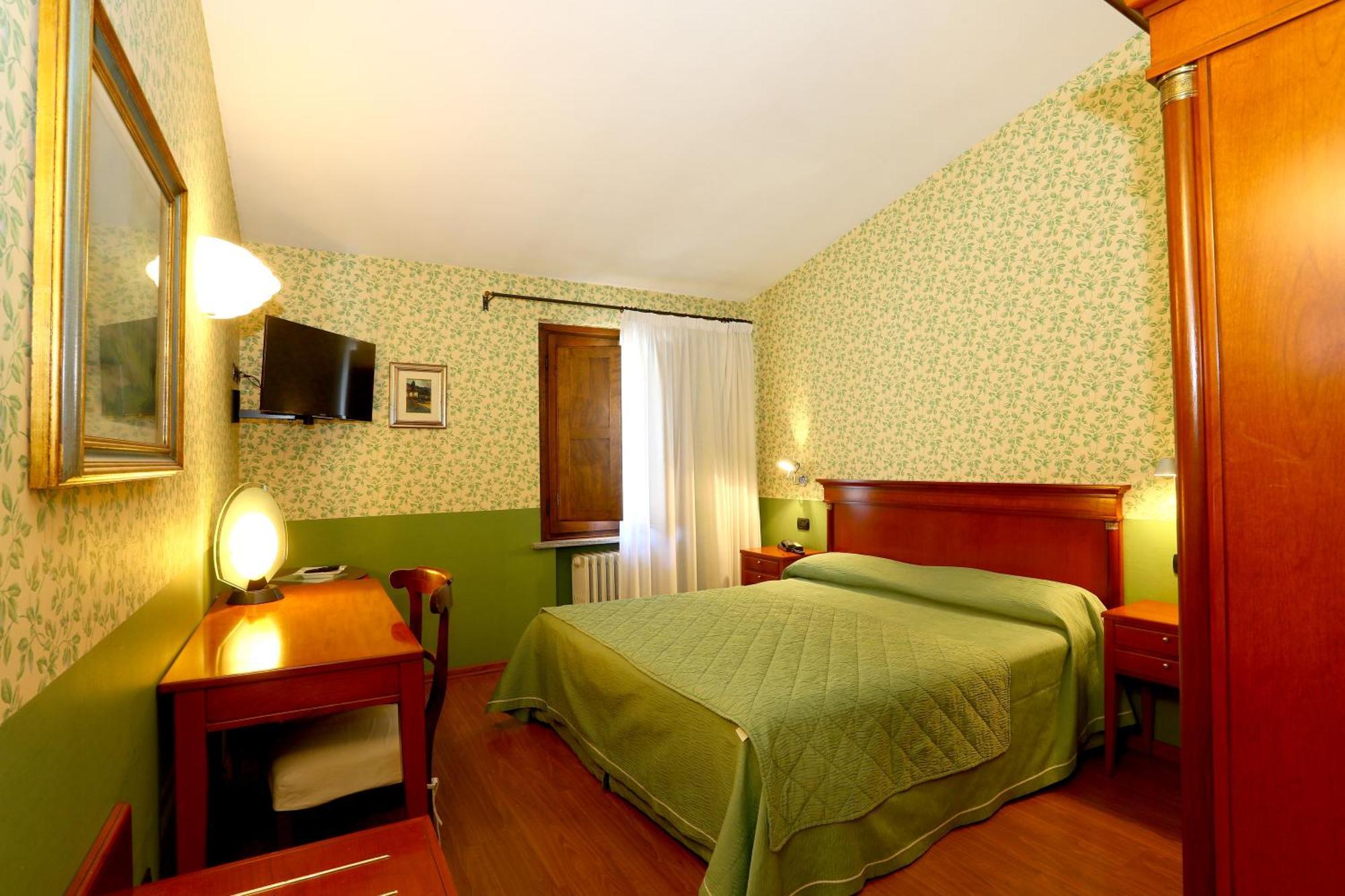 Locanda Stella D'Oro Soragna Екстер'єр фото